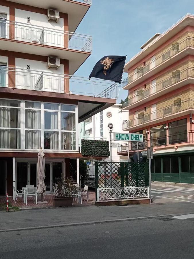 Hotel Nova Dhely Rímini Exterior foto